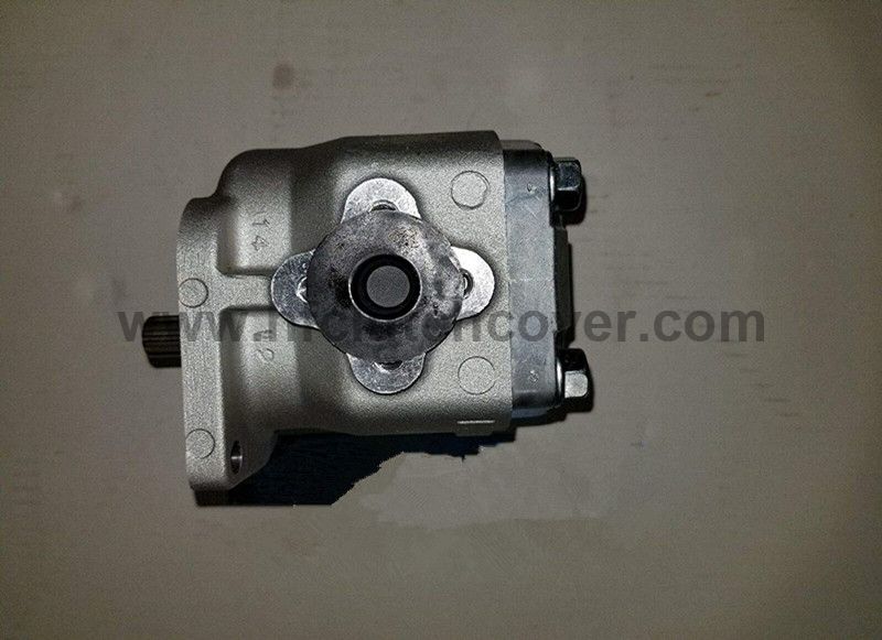 31351-76100, 31351-76102 Hydraulic pump for kubota tractor