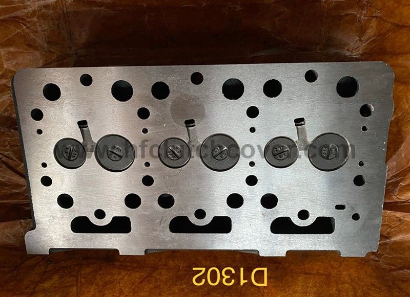 kubota D1302 diesel engine cylinder head