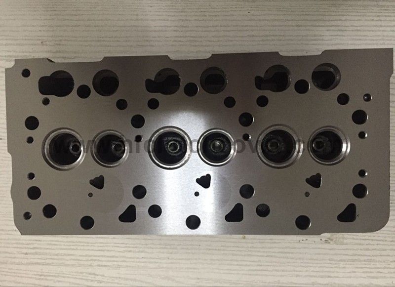 KUBOTA D905 ENGINE CYLINDER HEAD 16020-03040