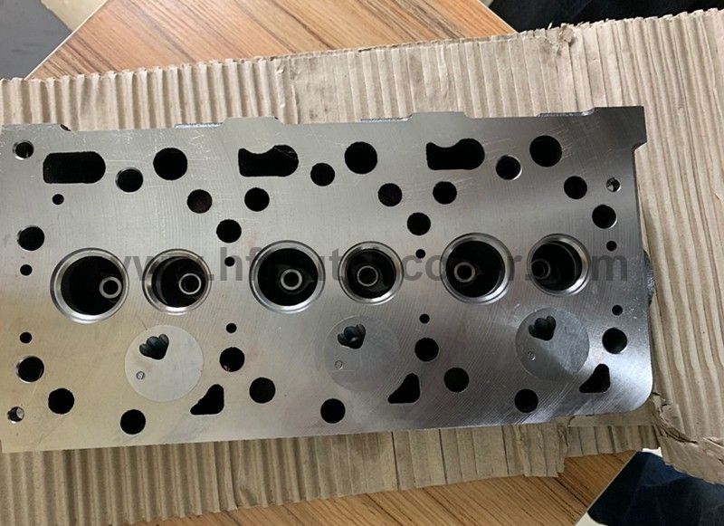 kubota engine D1305 cylinder head