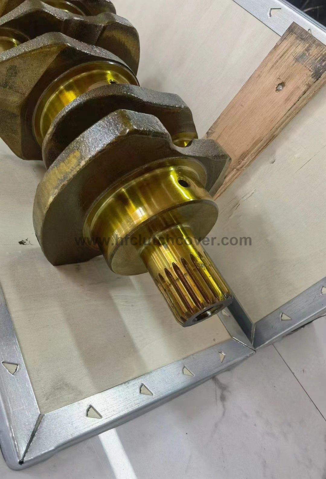 Kubota engine V3307 1G777-23010 crankshaft